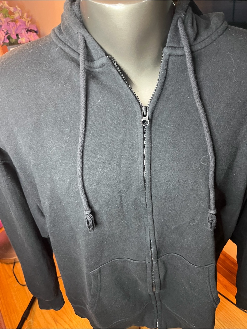 WILD FABLE BLACK HOODIE Zipper closure size L ….